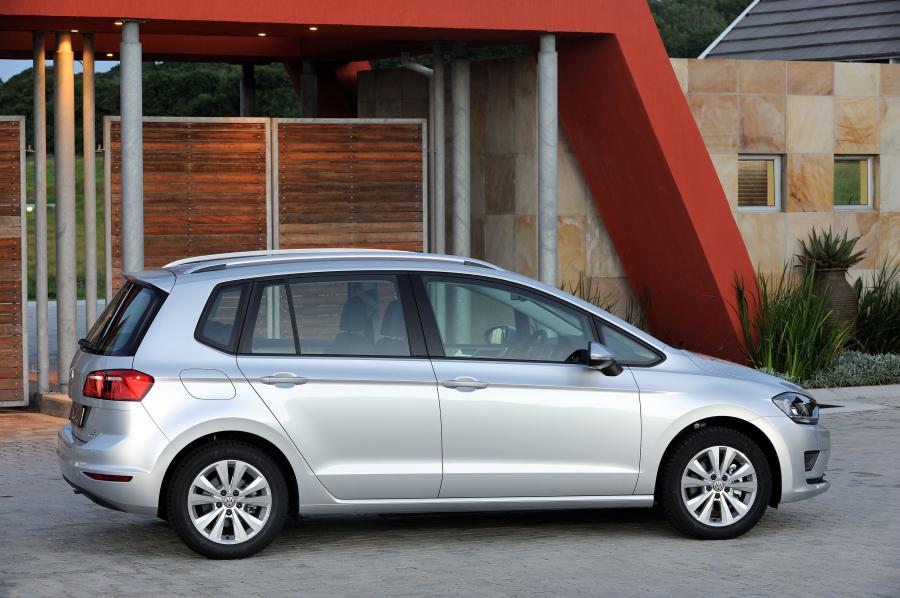  Volkswagen Golf SV 2015 года  (ZA) (фото 11 из 19)